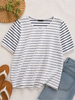 💙🤍NWOT Staccato White & Navy Striped Knit Top Short Sleeve Casual Tee Sz L💙🤍